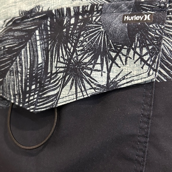 Hurley Phantom boardshorts in a palm print |Size 34 - Picture 6 of 9